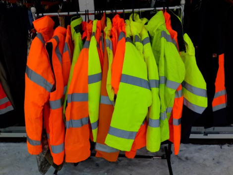 Влагозащитная спецодежда: виды и особенности эксплуатации