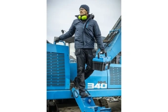 HT5K247_Ren_kurtka-ocieplana_HT5K365_NEKAR_Spodnie-ochronne-granatowe-_HT5K477_ENZ_Czapka-dzianinowa-_HT5K561-MURITZ_Trzewiki-ocieplane_HT5K177_WALD_n