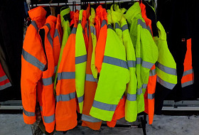 Влагозащитная спецодежда: виды и особенности эксплуатации