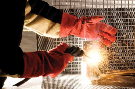 Спилковые краги: область применения и советы по выбору