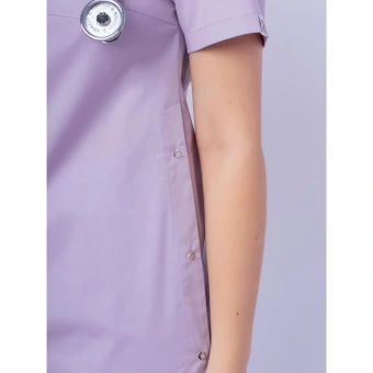 bluza-meditsinskaya-udlinennaya-nezhnorozovyy-tsvet-rubashka-s-karmanami-khirurgichka-zhenskaya-doktor-stil-5 bluza-meditsinskaya-udlinennaya-nezhnorozovyy-tsvet-rubashka-s-karmanami-khirurgichka-zhenskaya-doktor-stil-5